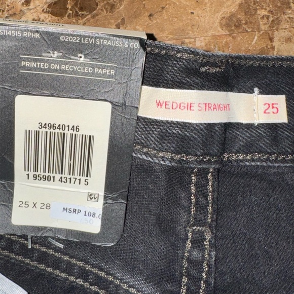 NWT Levi’s Wedgie Straight Leg Jeans - Size 25 - Picture 7 of 10
